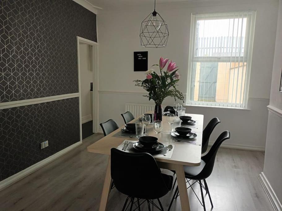 Antonio Str Liverpool 6 Beds Екстер'єр фото