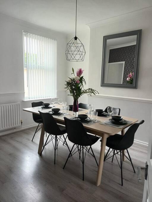 Antonio Str Liverpool 6 Beds Екстер'єр фото