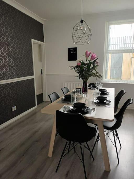 Antonio Str Liverpool 6 Beds Екстер'єр фото