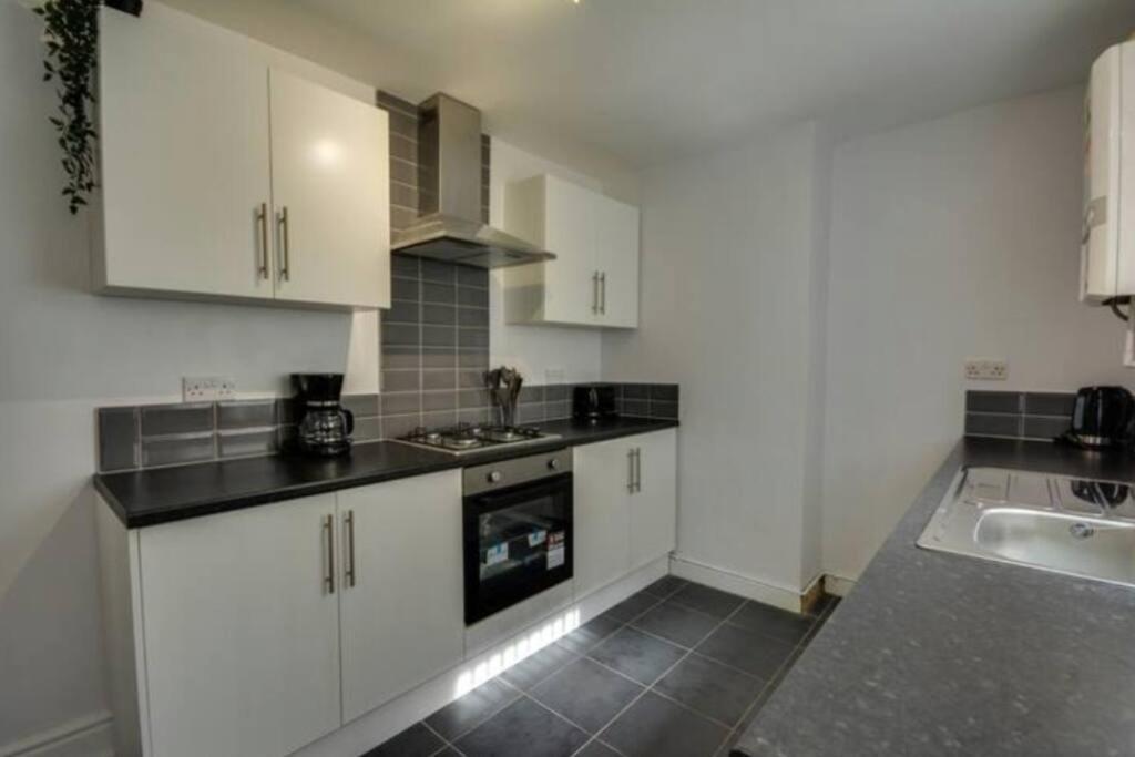 Antonio Str Liverpool 6 Beds Екстер'єр фото