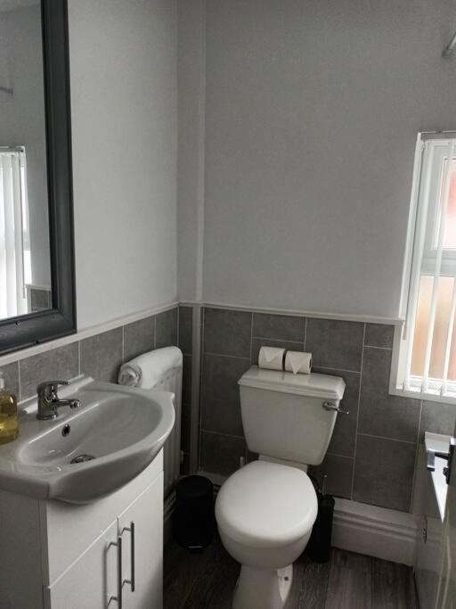 Antonio Str Liverpool 6 Beds Екстер'єр фото