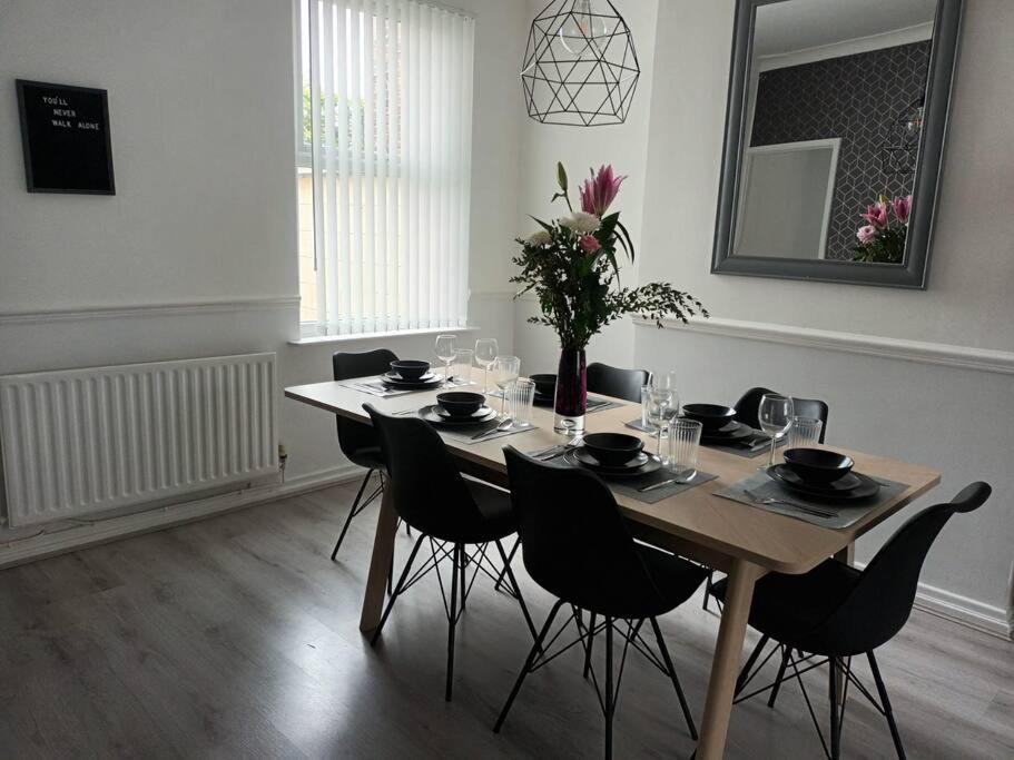 Antonio Str Liverpool 6 Beds Екстер'єр фото